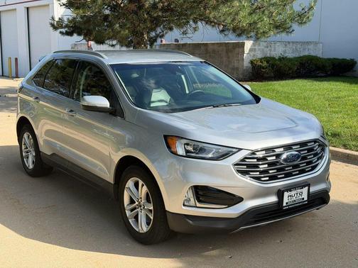 Gray 2019 Ford Edge SEL