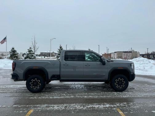2024 GMC Sierra 2500 AT4