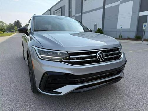 2024 Volkswagen Tiguan 2.0T SE R-Line Black 4MOTION