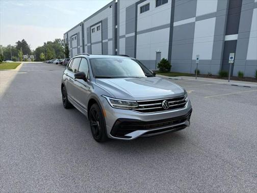 2024 Volkswagen Tiguan 2.0T SE R-Line Black 4MOTION