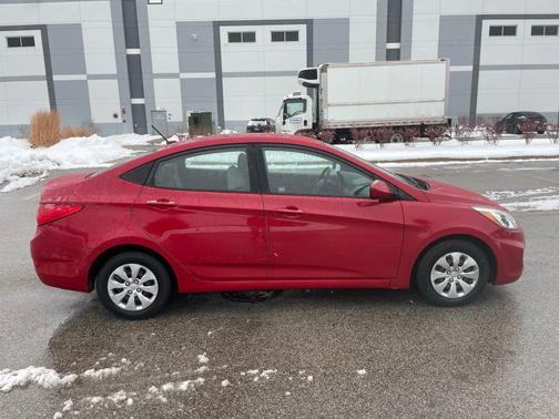 2017 Hyundai Accent SE