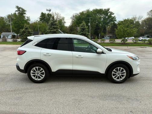 Star White Metallic Tri-Coat 2020 Ford Escape SE