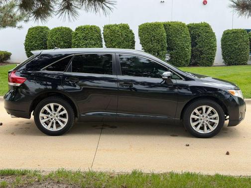 Attitude Black 2013 Toyota Venza LE