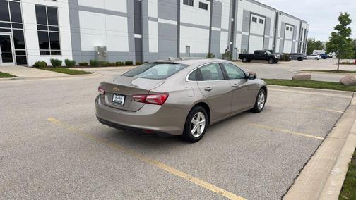 Mineral Gray Metallic 2022 Chevrolet Malibu FWD LT