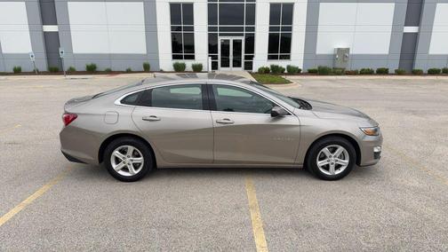 Mineral Gray Metallic 2022 Chevrolet Malibu FWD LT