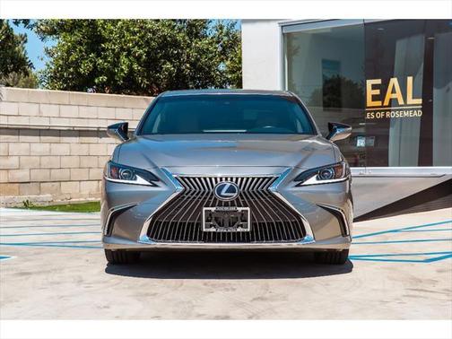 2019 Lexus ES 300h Base