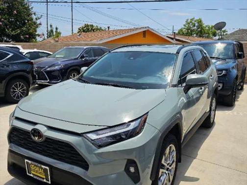 2022 Toyota RAV4 XLE Premium