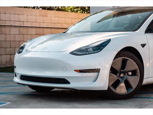 2020 Tesla Model 3 Standard Range Plus