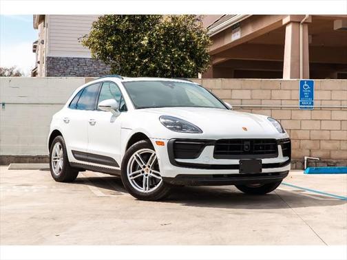 2023 Porsche Macan Base