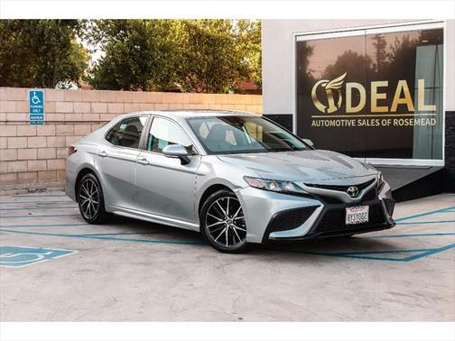 2022 Toyota Camry SE