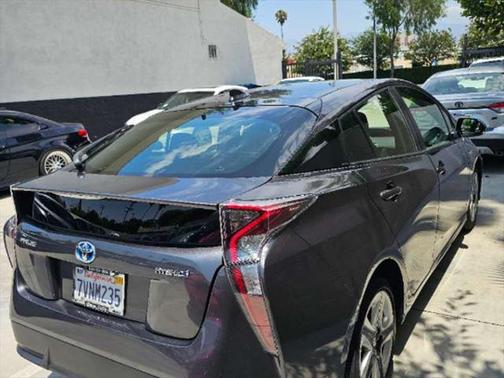 2016 Toyota Prius Three Touring