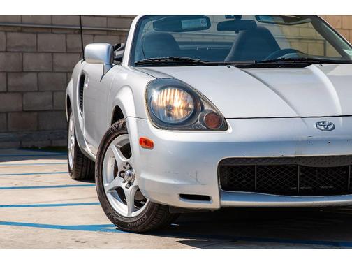 2000 Toyota MR2 Base