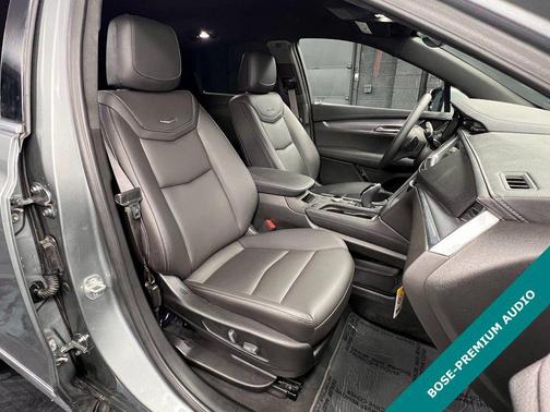 Argent Silver Metallic 2025 Cadillac XT5 Luxury