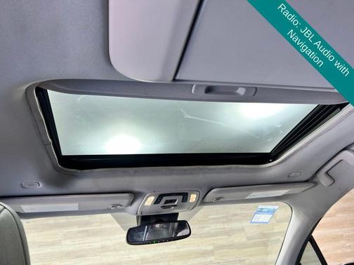 Midnight Black Metallic 2025 Toyota Sienna XLE