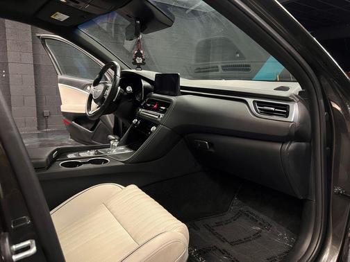 Makalu Gray 2024 Genesis G70 2.5T RWD