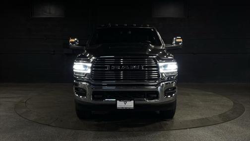 2023 RAM 3500 Laramie Crew Cab 4x4 8' Box