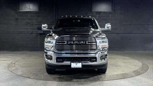 2023 RAM 3500 Laramie Crew Cab 4x4 8' Box