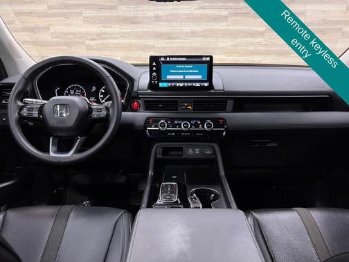 Crystal Black Pearl 2025 Honda Pilot EX-L