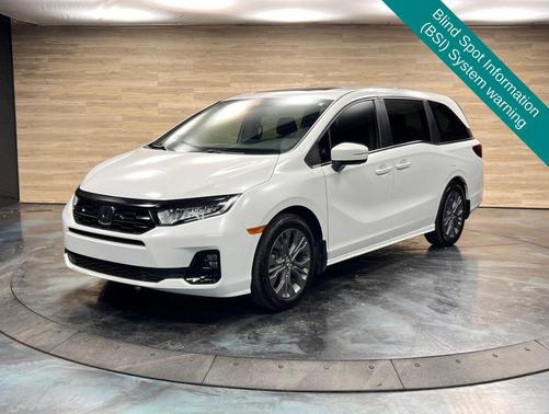 Platinum White Pearl 2025 Honda Odyssey Touring