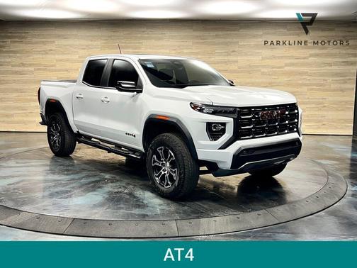 Summit White 2024 GMC Canyon AT4