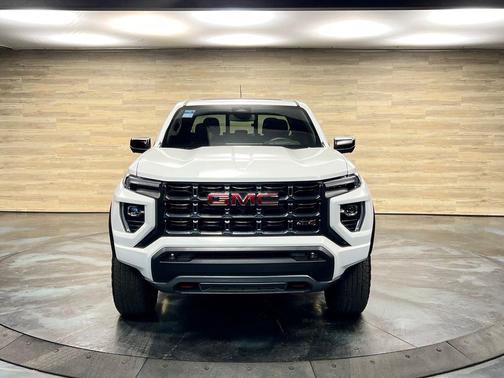 Summit White 2024 GMC Canyon AT4