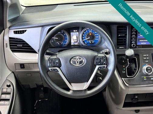 Celestial Silver Metallic 2019 Toyota Sienna LE