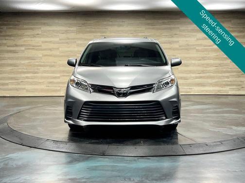 Celestial Silver Metallic 2019 Toyota Sienna LE