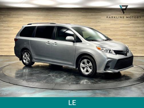 Celestial Silver Metallic 2019 Toyota Sienna LE