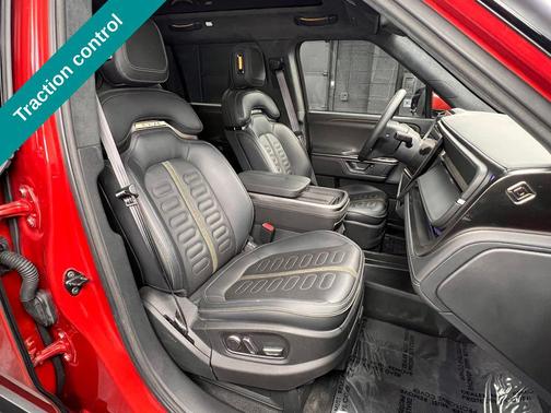 Red Canyon 2025 Rivian R1S Adventure Dual Motor Standard Pack
