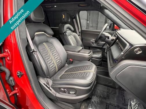 Red Canyon 2025 Rivian R1S Adventure Dual Motor Standard Pack