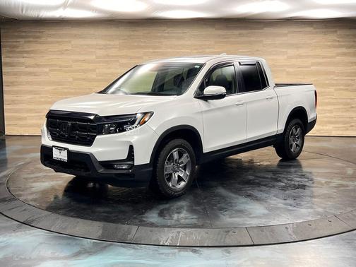 Platinum White Pearl 2024 Honda Ridgeline RTL