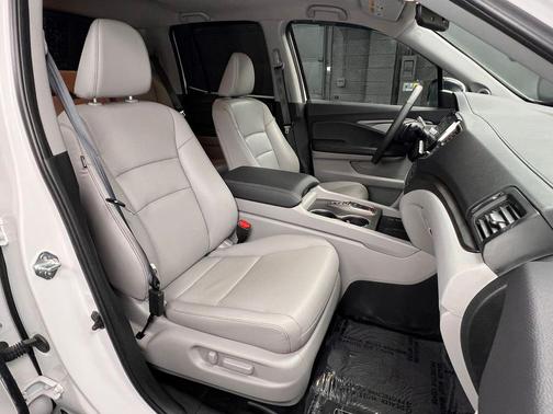 Platinum White Pearl 2024 Honda Ridgeline RTL