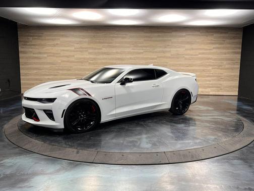Summit White 2018 Chevrolet Camaro 2SS