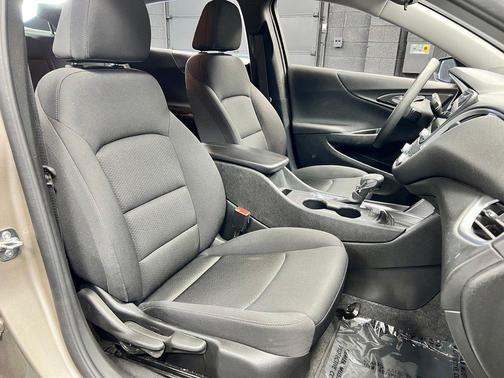 Mineral Gray Metallic 2025 Chevrolet Malibu FWD 1LT