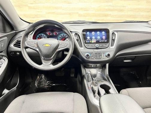 Mineral Gray Metallic 2025 Chevrolet Malibu FWD 1LT