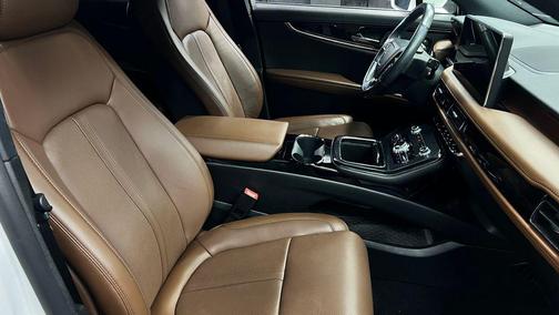 Pristine White Metallic Tri-Coat 2023 Lincoln Nautilus Reserve