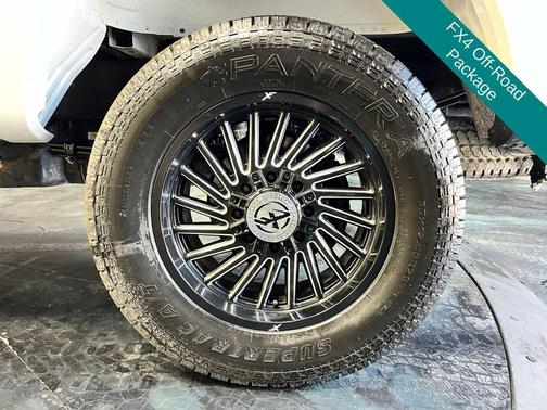 Star White Metallic Tri-Coat 2023 Ford F-250 Lariat