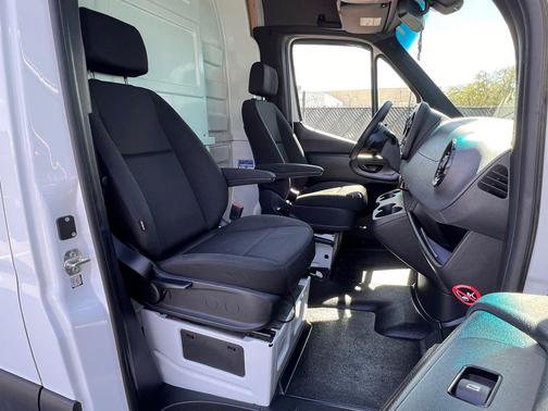 White 2022 Mercedes-Benz Sprinter 2500 High Roof