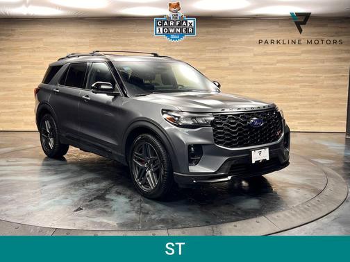 Carbonized Gray Metallic 2025 Ford Explorer ST