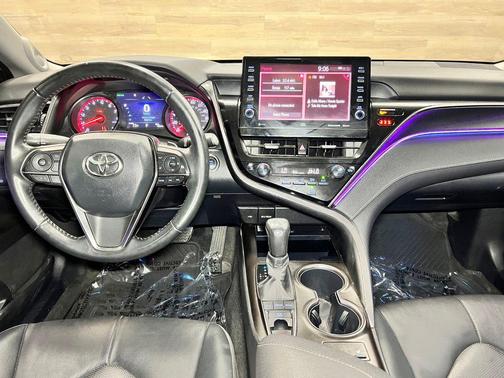 Wind Chill Pearl/Midnight Black Metallic 2023 Toyota Camry XSE