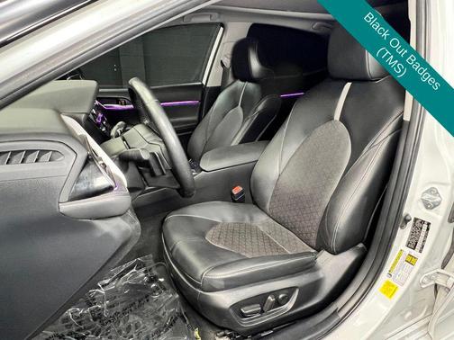 Wind Chill Pearl/Midnight Black Metallic 2023 Toyota Camry XSE
