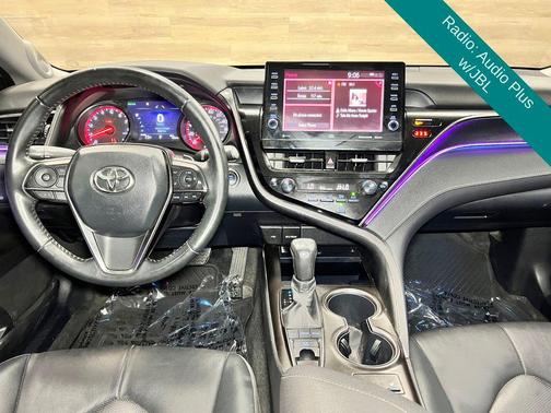 Wind Chill Pearl/Midnight Black Metallic 2023 Toyota Camry XSE