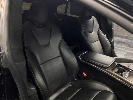 Solid Black 2022 Tesla Model S Base