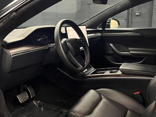 Solid Black 2022 Tesla Model S Base