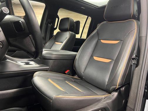 Onyx Black 2023 GMC Yukon XL 4WD AT4
