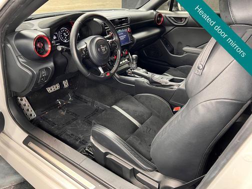 Halo 2024 Toyota GR86 Premium