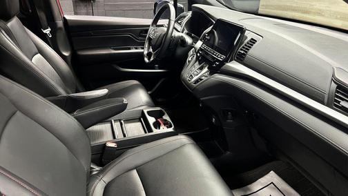 Radiant Red Metallic II 2024 Honda Odyssey Sport