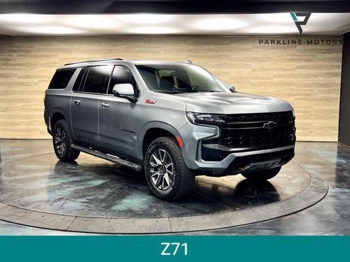 Sterling Gray Metallic 2023 Chevrolet Suburban 4WD Z71