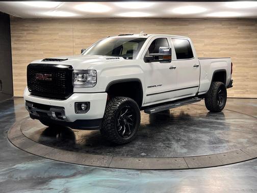 White Frost Tricoat 2018 GMC Sierra 3500 Denali