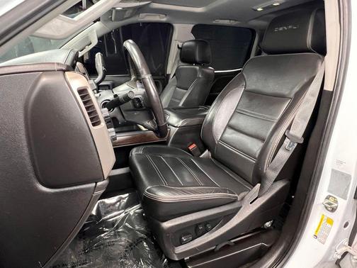 White Frost Tricoat 2018 GMC Sierra 3500 Denali